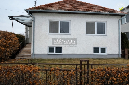 Predaj, rodinný dom Kozárovce, pekný zachovalý stav, garáž, investičný pozemok...