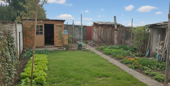 Predaj, stavebný pozemok so starším rodinným domom, 278 m2 Trnava,  Kopánka