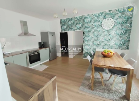 Predaj, rodinný dom Babiná, priestranný s veľkým pozemkom - EXKLUZÍVNE HALO RE...