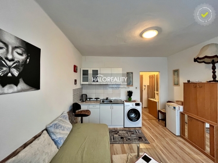 Prenájom, garsónka Levice, po rozsiahlej rekonštrukcii