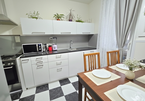 Predaj, štvorizbový byt Bratislava Petržalka, Budatínska - EXKLUZÍVNE HALO REALITY