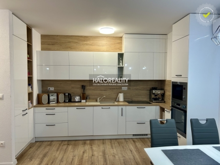 Predaj, trojizbový byt Prievidza, s garážovým státím - NOVOSTAVBA - EXKLUZÍVNE...