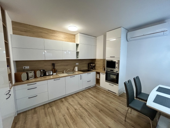 Predaj, trojizbový byt Prievidza, s garážovým státím - NOVOSTAVBA - EXKLUZÍVNE HALO REALITY