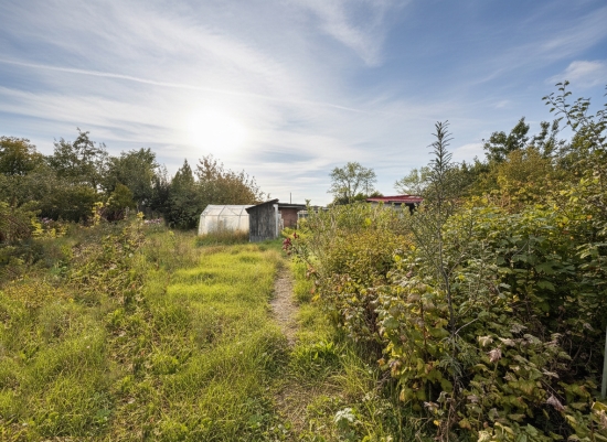 Predaj, záhradný pozemok   404 m2 Komárno, Čerhát, pri komárňanskom kanáli - EXKLUZÍVNE HALO REALITY