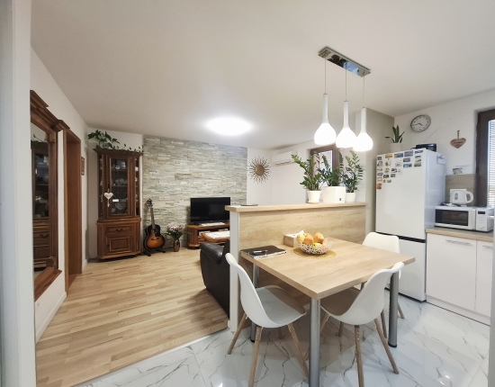 Predaj, trojizbový byt Nové Zámky, s garážou a záhradkou, kvalitná kompletná rekonštrukcia