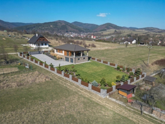 Predaj, krásny pozemok pre rodinný dom 1068 m2 Papradno - EXKLUZÍVNE HALO REALITY