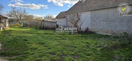 Predaj, pozemok so starým domom Veľká Mača - EXKLUZÍVNE HALO REALITY