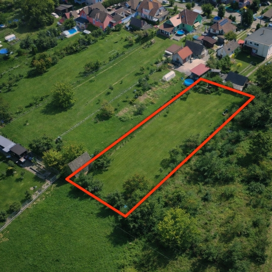 Predaj, pozemok pre rodinný dom   1221 m2 Zemianske Kostoľany - EXKLUZÍVNE HALO REALITY