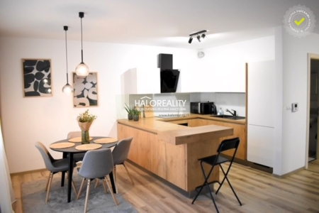 Prenájom, dvojizbový byt Trnava, 70 m2, predzáhradka, parkovanie