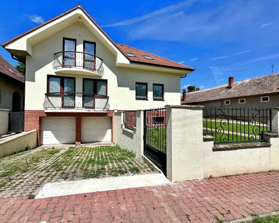 Prenájom, rodinný dom Čajkov, 4 izbový, garáž pre 2 autá, kompletne podpivničený - NOVOSTAVBA - EXKLUZÍVNE HALO REALITY