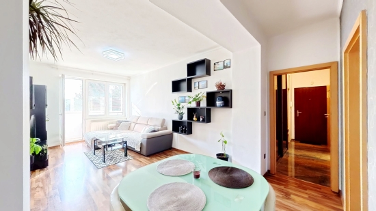 Predaj, trojizbový byt Bratislava Ružinov, Planét