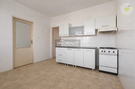 Predaj, trojizbový byt Nové Zámky, priestranný, slnečný - EXKLUZÍVNE HALO REAL...