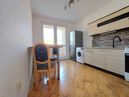 Prenájom, trojizbový byt Handlová - EXKLUZÍVNE HALO REALITY