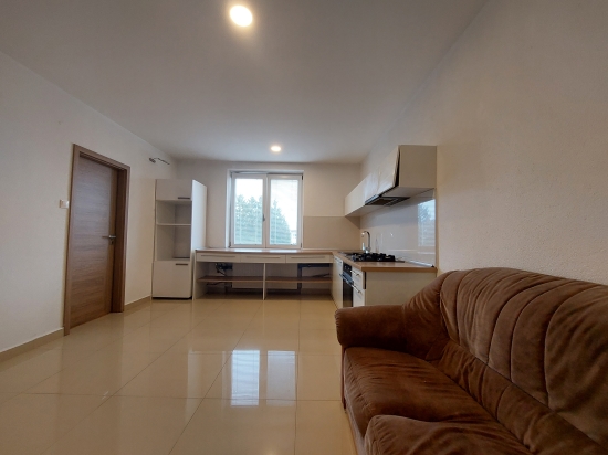 Predaj, trojizbový byt Prievidza, Staré Sídlisko - EXKLUZÍVNE HALO REALITY