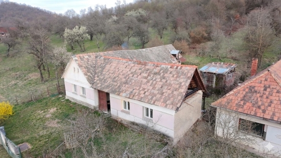 Predaj, chalupa Medovarce - EXKLUZÍVNE HALO REALITY