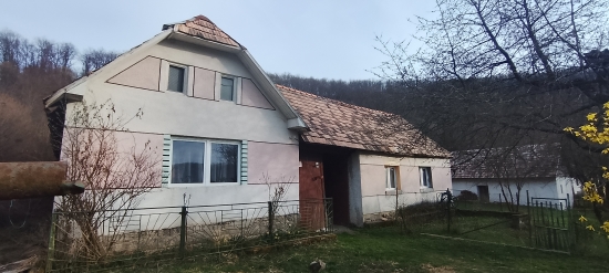 Predaj, chalupa Medovarce - EXKLUZÍVNE HALO REALITY