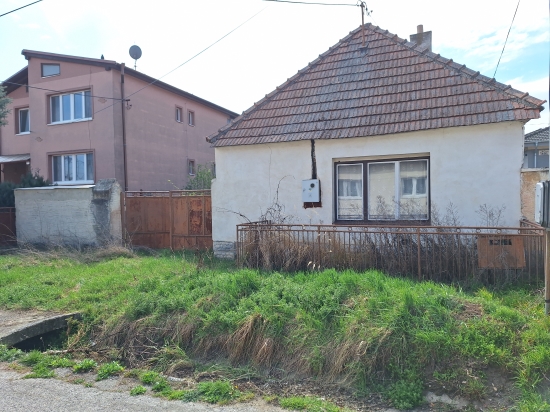 Predaj, pozemok pre rodinný dom   1468 m2 Dvorníky - EXKLUZÍVNE HALO REALITY