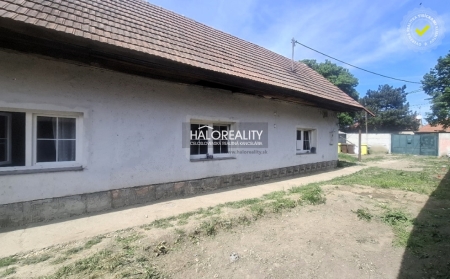 Predaj, dva rodinné domy na pozemku Hlohovec-Šulekovo, EXKLUZÍVNE HALO REALITY