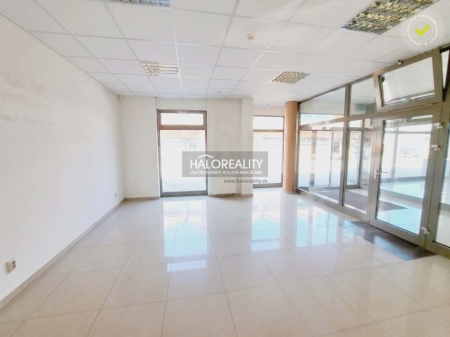 Prenájom, obchodný priestor Zvolen, centrum mesta - EXKLUZÍVNE HALO REALITY