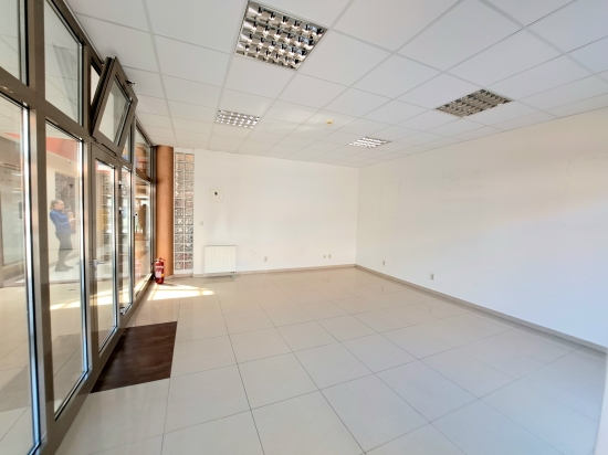 Prenájom, obchodný priestor Zvolen, centrum mesta - EXKLUZÍVNE HALO REALITY