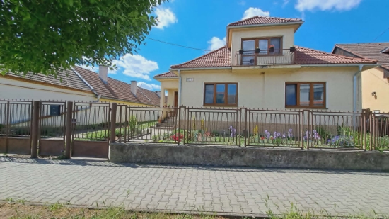 Predaj, rodinný dom Blatné, Šarfická ul. - EXKLUZÍVNE HALO REALITY