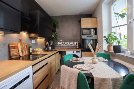 Predaj, trojizbový byt Považská Bystrica, ul. I. Krasku - EXKLUZÍVNE HALO REAL...