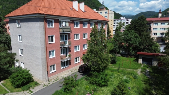 Predaj, päťizbový byt Tisovec, 2 byty + garáž - EXKLUZÍVNE HALO REALITY