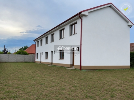 Predaj, rodinný dom Nesvady, trojizbový rodinný dom s terasou, výborná lokalit...