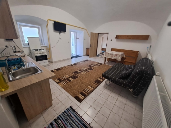 Prenájom, dvojizbový byt Hliník nad Hronom