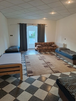 Prenájom, dvojizbový byt Hliník nad Hronom