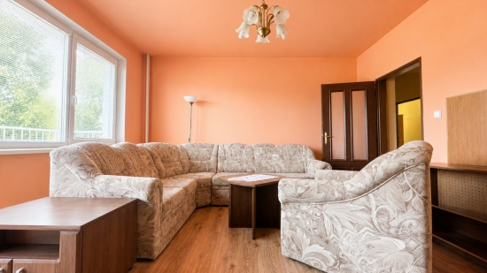 Predaj, trojizbový byt Bruty, 2 balkóny a garáž