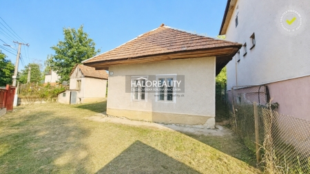 Predaj, rodinný dom Veľké Lovce, nutná kompletná rekonštrukcia, tichá lokalita...