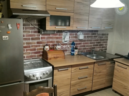 Predaj, dvojizbový byt Nové Mesto nad Váhom, s balkónom