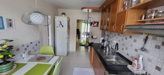Predaj, trojizbový byt Žiar nad Hronom, centrum mesta tehlový s balkónom