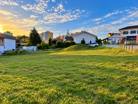 Predaj, pozemok   1258 m2 Prievidza, Sídlisko Kopanice - EXKLUZÍVNE HALO REALITY