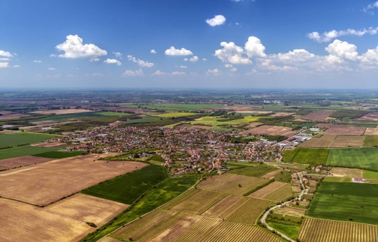 Predaj, pozemok pre rodinný dom   1162 m2 Svätý Peter, so starým rodinným domom