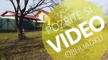 POZEMOK PRE RODINNÝ... - CHOCHOLNÁ - VELČICE