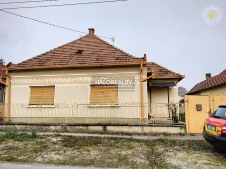 RODINNÝ DOM - TOPOĽNÍKY