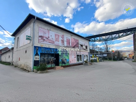 OBCHODNÝ PRIESTOR - HANDLOVÁ