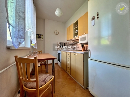 TROJIZBOVÝ BYT - LEVICE