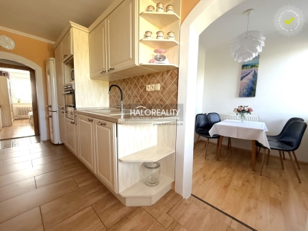 TROJIZBOVÝ BYT - TEKOVSKÉ LUŽANY