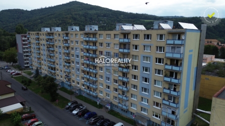 TROJIZBOVÝ BYT - HNÚŠŤA