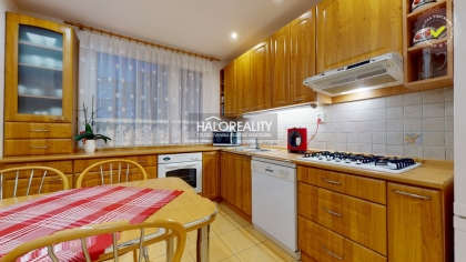 Predaj, trojizbový byt Košice Sídlisko Ťahanovce,  ZARIADENÝ - ZNÍŽENÁ CENA - EXKLUZÍVNE HALO REALITY